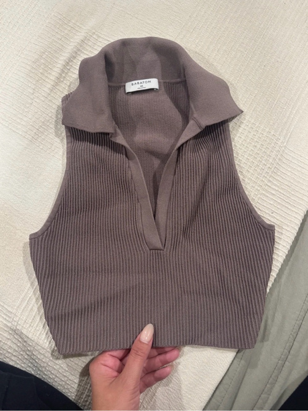Babaton collard top
